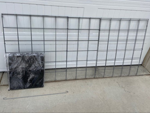 Folded wire planter box with packaged liner. 