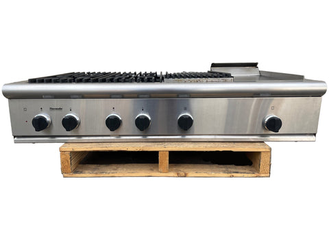Thermador 48" gas cooktop with 4 burners, grill and griddle. 