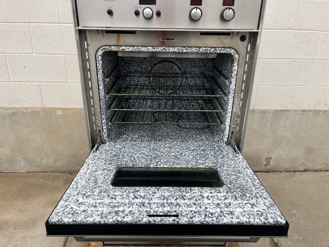 Upper oven in Thermador CT227NPRS with marbled ceramic interior. 