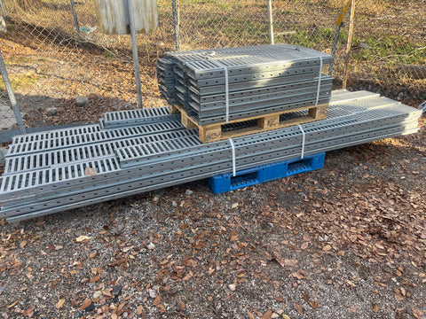 Open Steel Planks for Mezzanine - Lot