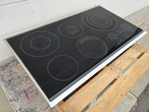 Wolf 36" Glass Cooktop